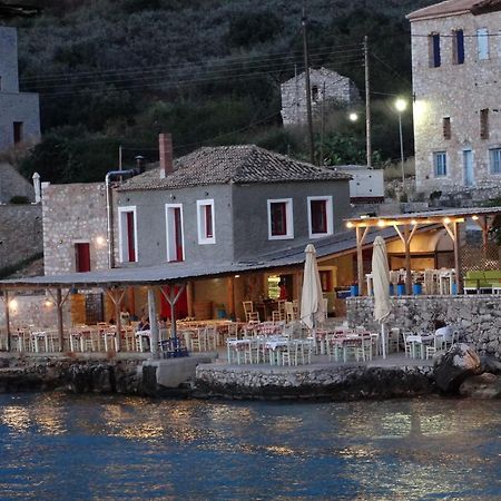 Messinian Blue Seaside Villa Kalamata Esterno foto