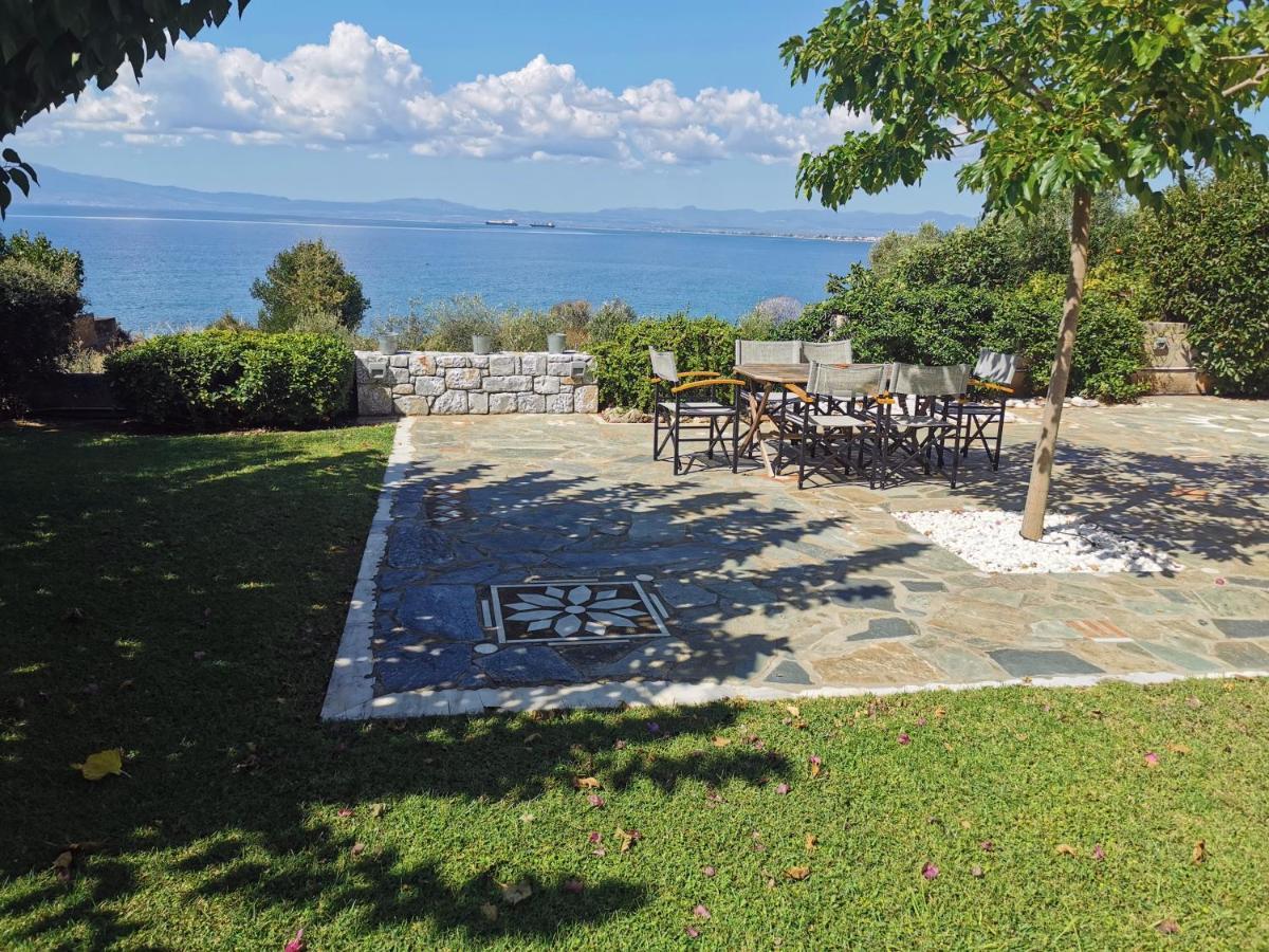 Messinian Blue Seaside Villa Kalamata Esterno foto