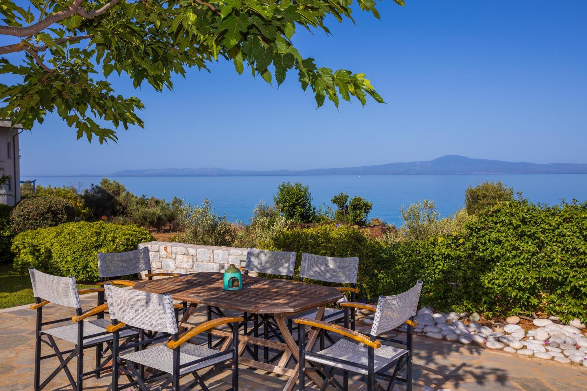 Messinian Blue Seaside Villa Kalamata Esterno foto
