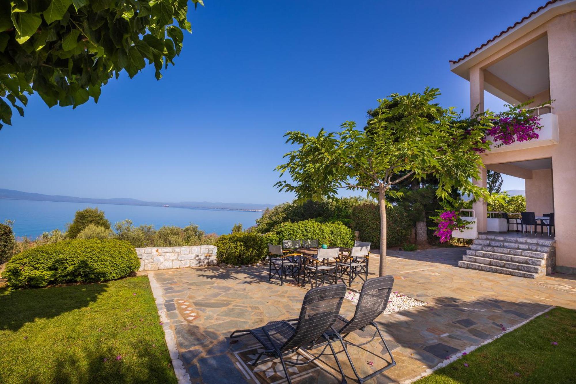 Messinian Blue Seaside Villa Kalamata Esterno foto