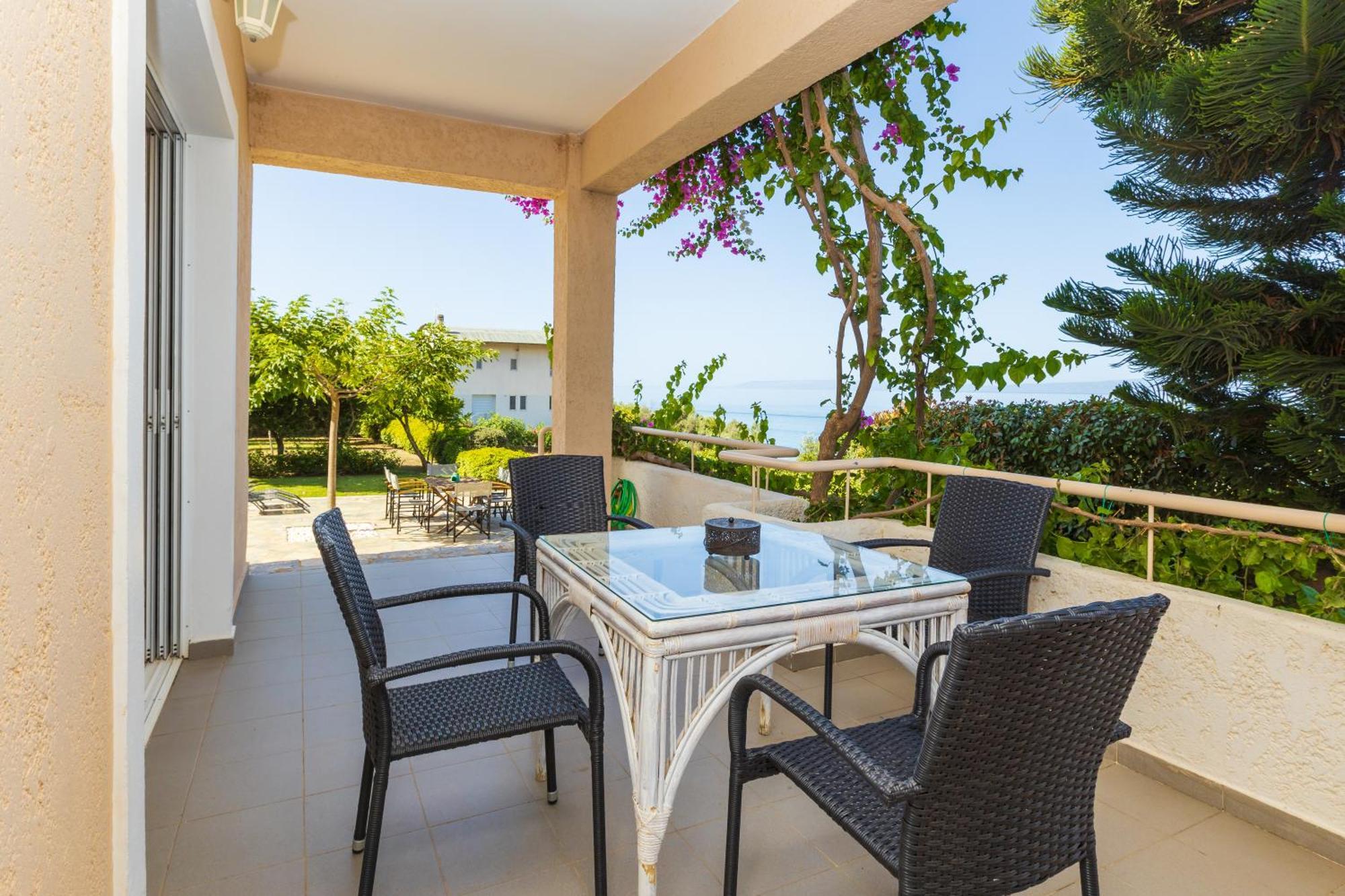 Messinian Blue Seaside Villa Kalamata Esterno foto