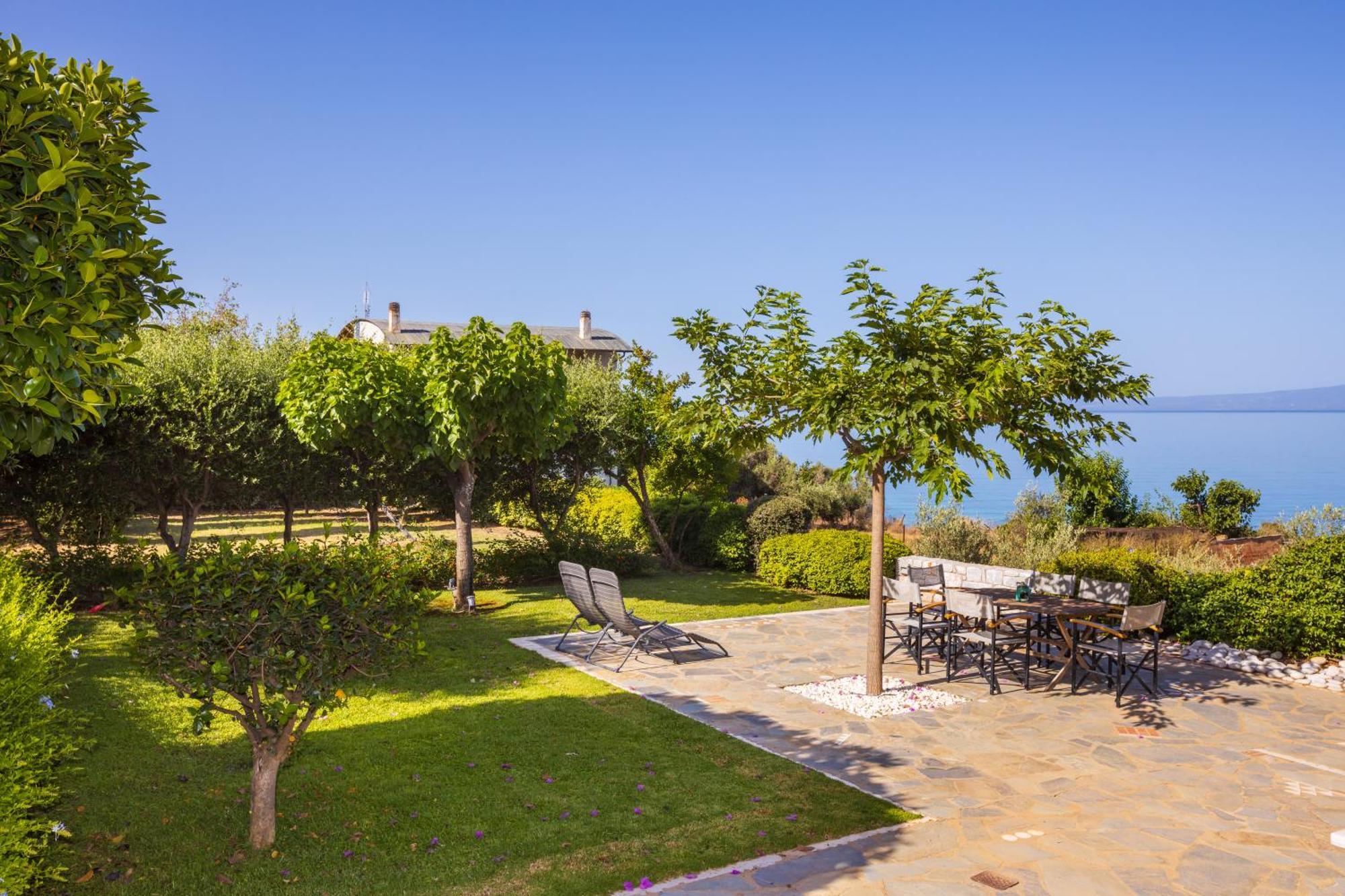 Messinian Blue Seaside Villa Kalamata Esterno foto