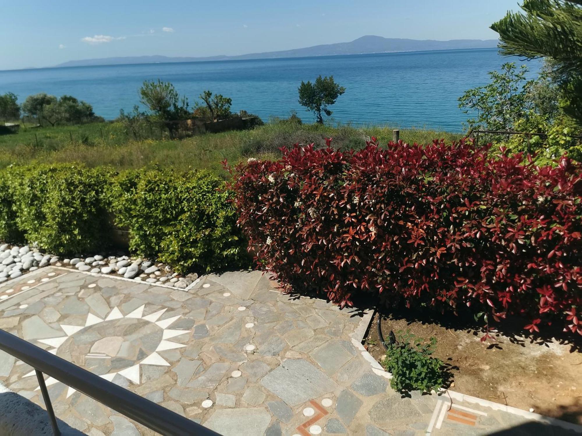 Messinian Blue Seaside Villa Kalamata Esterno foto