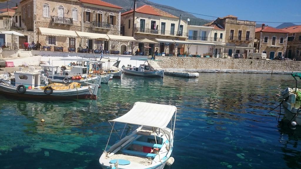 Messinian Blue Seaside Villa Kalamata Esterno foto