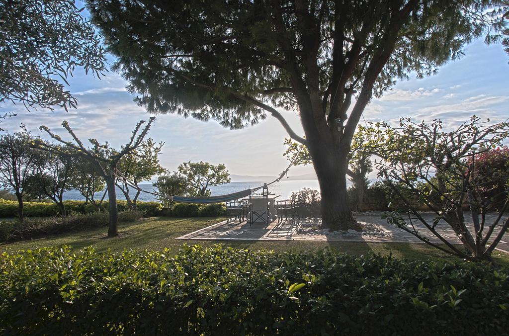 Messinian Blue Seaside Villa Kalamata Esterno foto
