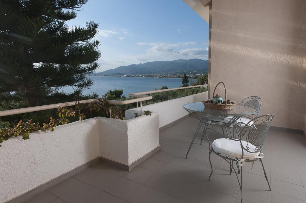 Messinian Blue Seaside Villa Kalamata Esterno foto