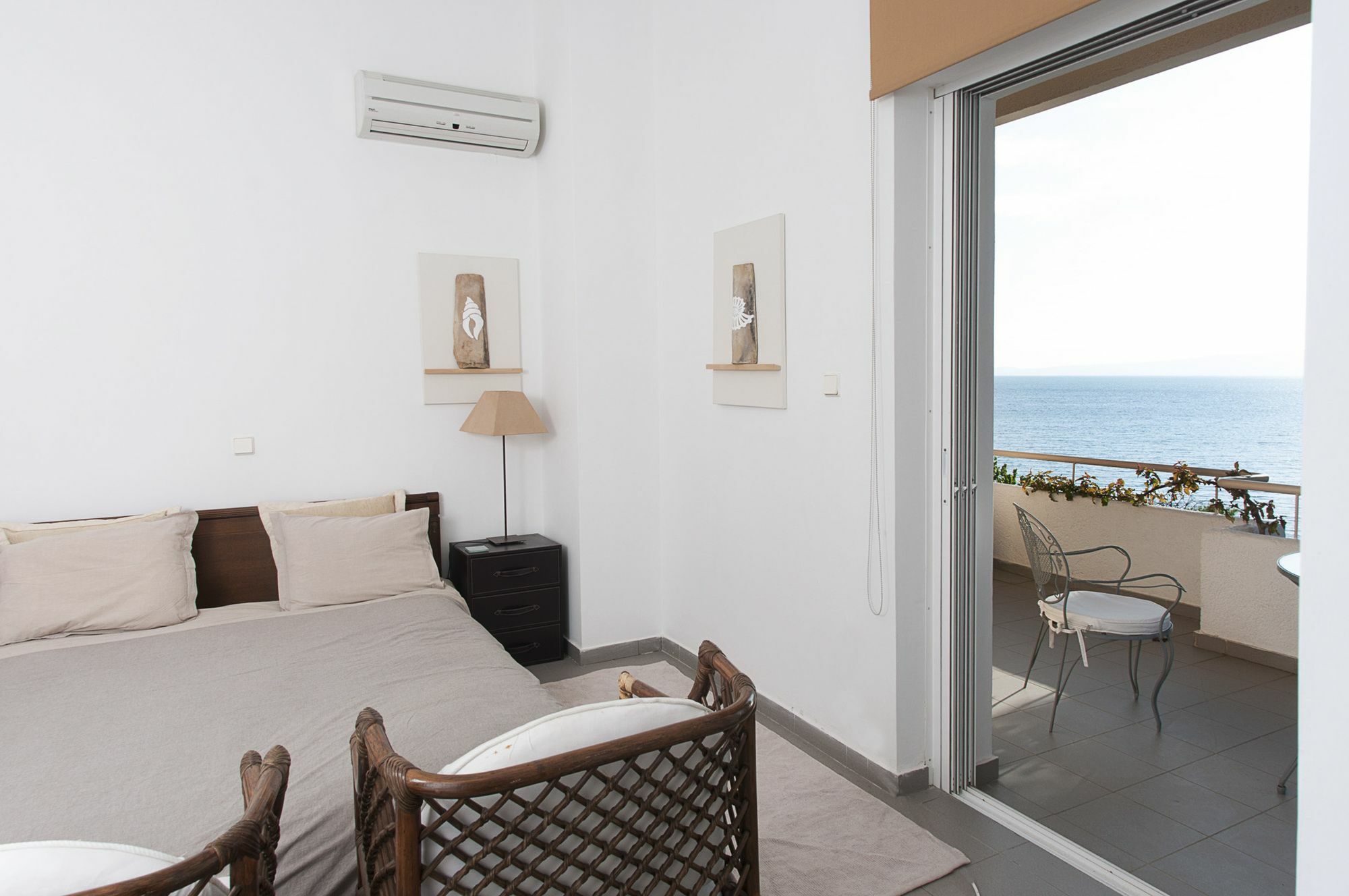 Messinian Blue Seaside Villa Kalamata Esterno foto
