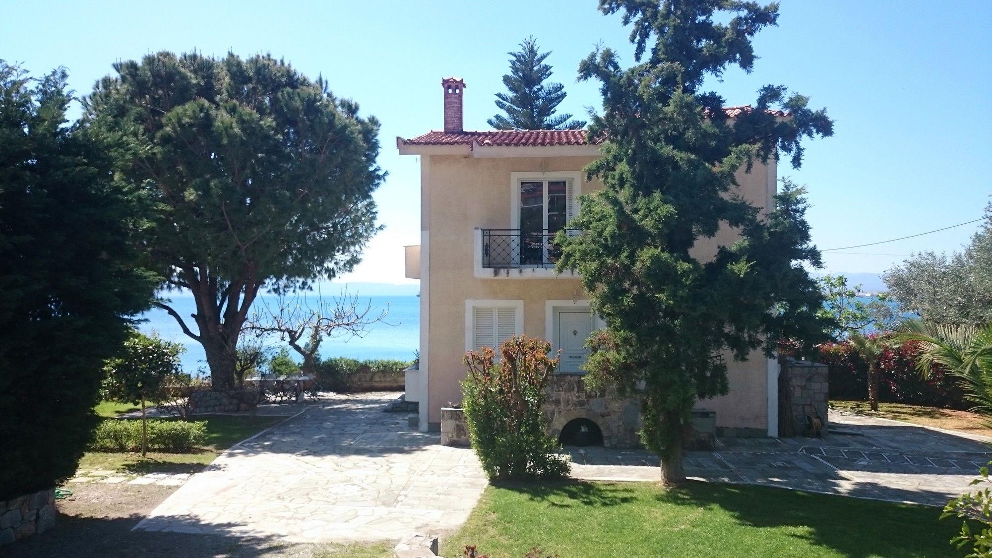 Messinian Blue Seaside Villa Kalamata Esterno foto
