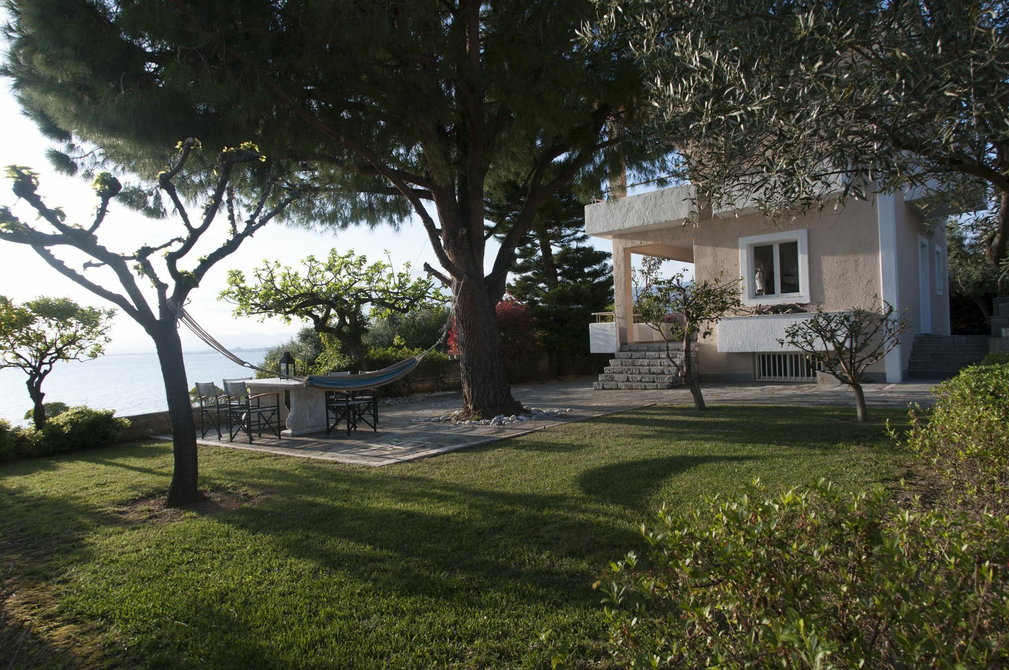 Messinian Blue Seaside Villa Kalamata Esterno foto