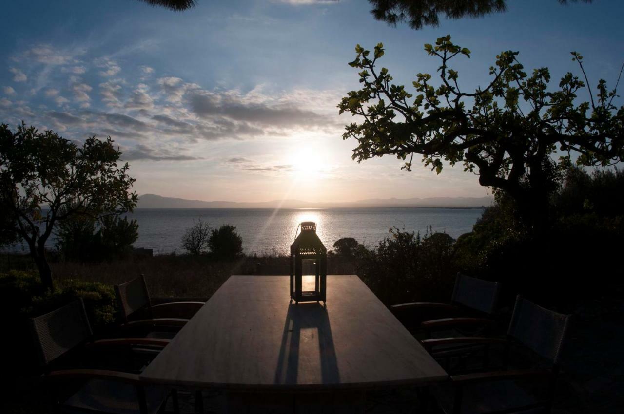 Messinian Blue Seaside Villa Kalamata Esterno foto